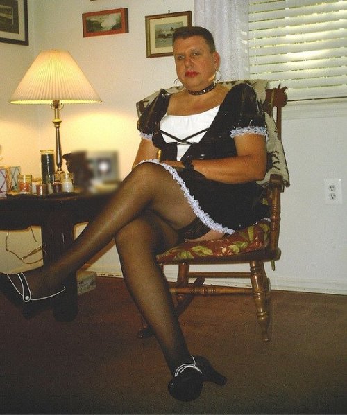 i am charles a married sissy who is owned by a wonderful Black Master.