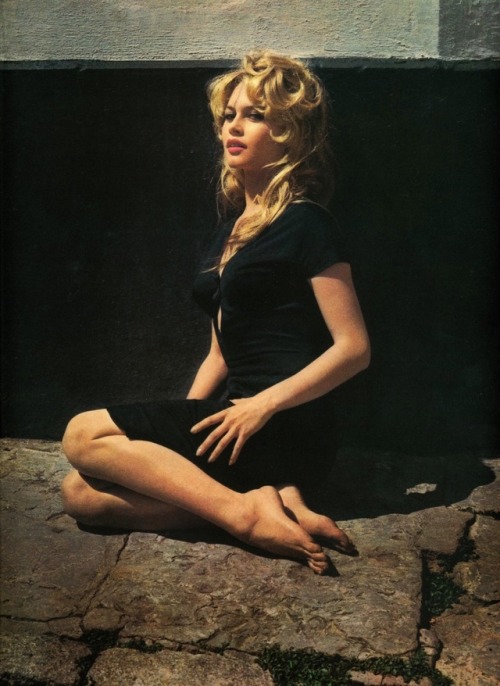 Brigitte Bardot in 1958, taking a break from filming The Female. Photos by Roger Corbeau.
