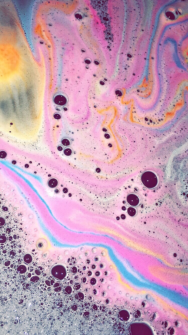 lushalien:
“A much needed magical soak before bed. 🦄🌈
”