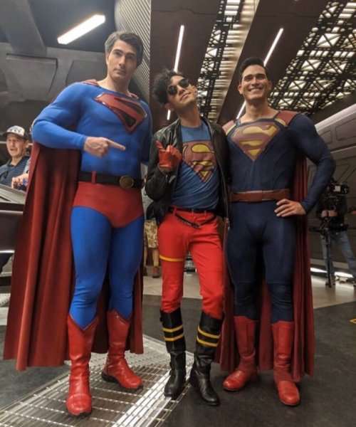 bulgephilia: superrouth:Kingdom Come Superman: Brandon Routh Look at these men’s legs. Especially th