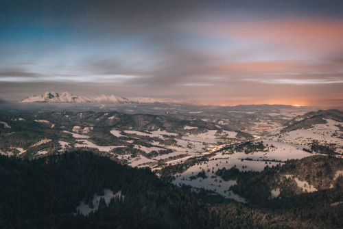artesonraju:A night view from the top of Wysoka towards the Tatra MountainsKarol Majewski photograph