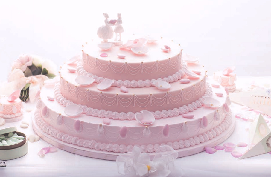 Marie Antoinette cake - LadurÃ©e