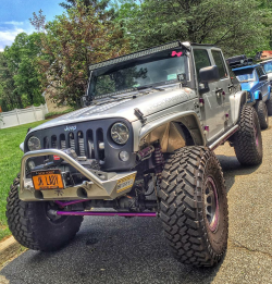 liftedtrucks:  My other blog: www.countrychicks.tumblr.com Please follow me there as well if you like country girls as much as lifted trucks!