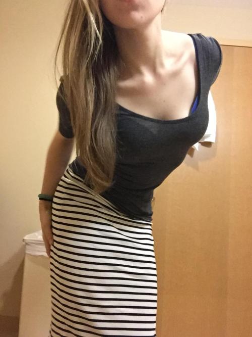 georgewallace: mostawesomeasses: Guys I [f]orgot to wear underwear to work today ;) bonus gif in com