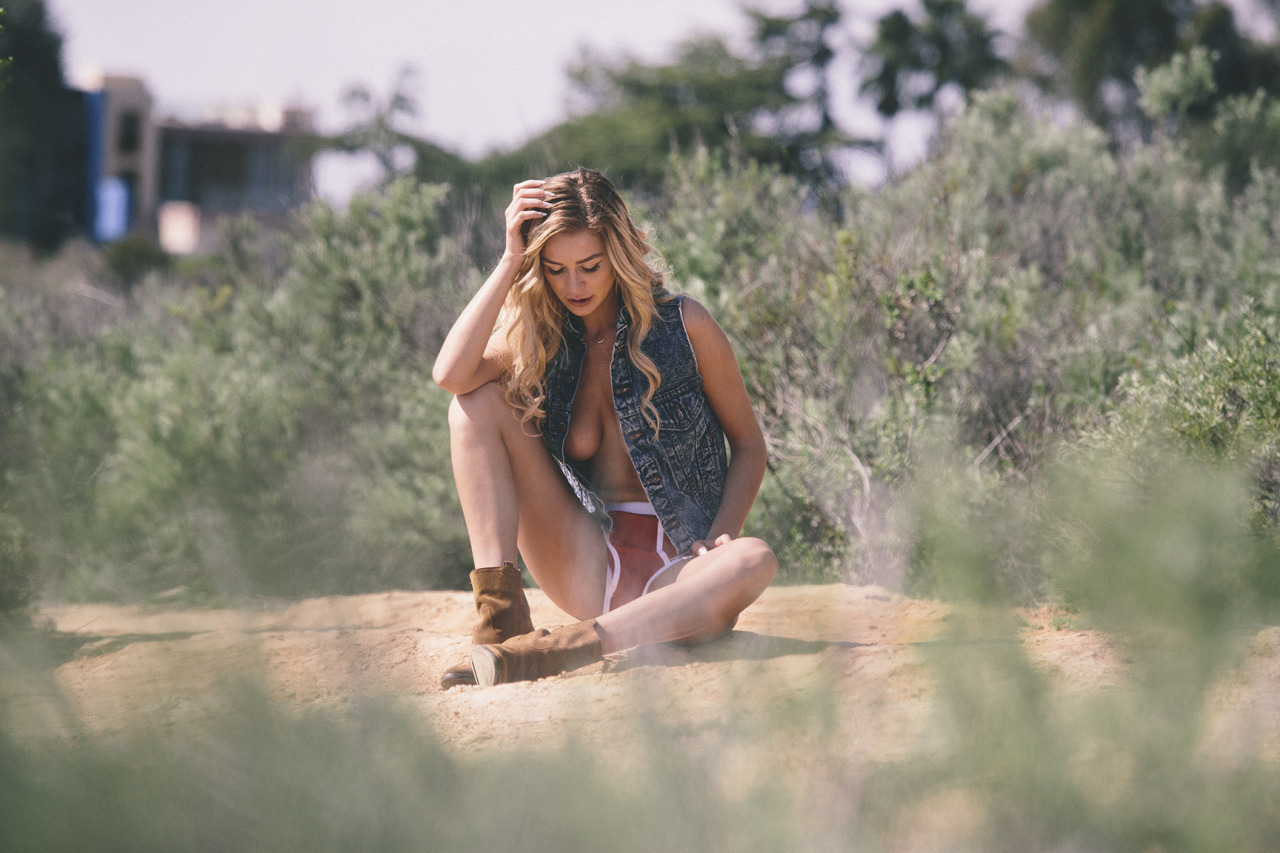 lukepearsall:  Kate Compton by Luke Pearsall instagram @lukepearsallphoto www.lukepearsall.com