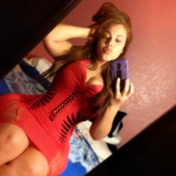 pearhub:  godsgifttomankind:  Tana    #curvy #thong #booty #dress #wide hips #shorts #selfie