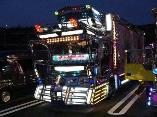 odditiesoflife:The Amazing Dekotora Trucks of JapanCovered in chrome and gleaming neon, big rigs fro