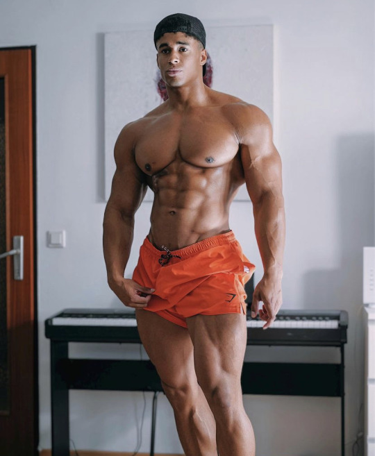 XXX musculargodsamongmen: Onome Egger   photo