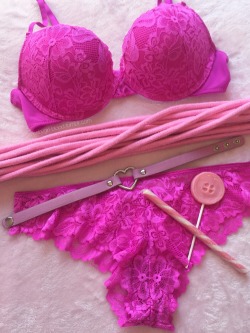 babygirl-blood: When your Daddy always buys you new lingerie if it’s pink 