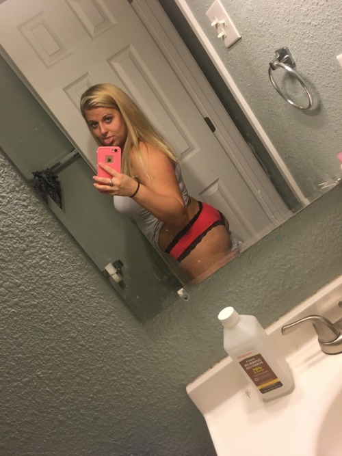 brittnijones12: Mixture! Lol alittle bit of #thongthursday and #throwbackthursday and some #tongue t