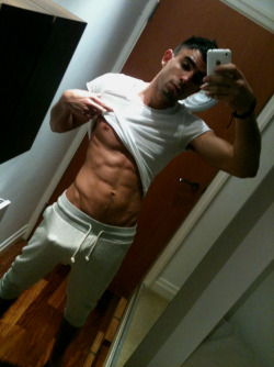 cakesnthighs:  RELEASE THAT SNAKE IN THOSE SWEATS!! FOR MORE OF THIS FOLLOW ME AT http://cakesnthighs.tumblr.com/archive instahardon:  Those sweats don’t hide a thing. 