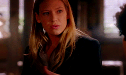 lari-elassea:  Olivia Dunham in season 4 [part one]