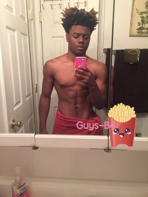 guys-b4-fries:  Vaughn .
