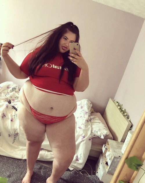 Sex that-fatt-girl:  And I just look cute as pictures