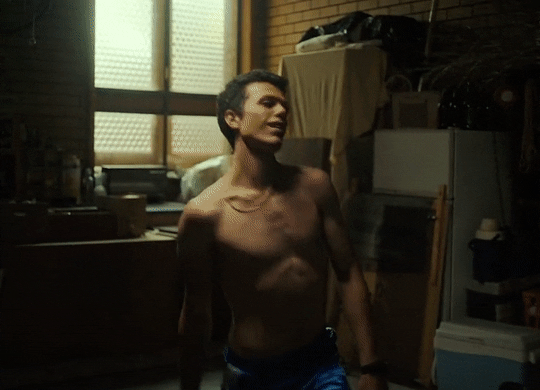 c9954543c9445cb0412315a57e008f49ffc715e8.gifv