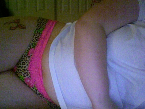 theideal-life:  a wild jungle cat, a cheeky girl, and some dimples ;) enjoy!  