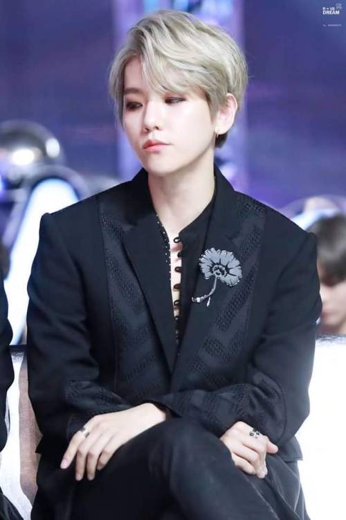 exosgirl:Baekhyun is just too beautiful. And his flawlessness should be illegal.