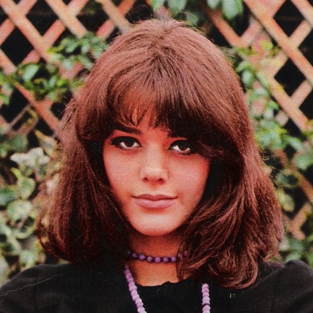 Beautiful portrait of Tina Aumont taken by Angelo Frontoni in 1967.
Scan from French magazine Cine Revue.