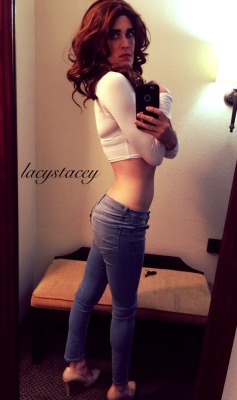 lacystacey:Kiss me 😘👄