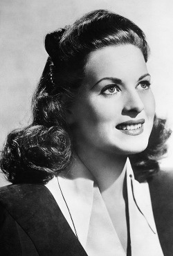  Maureen O’Hara. C. 1940’s 