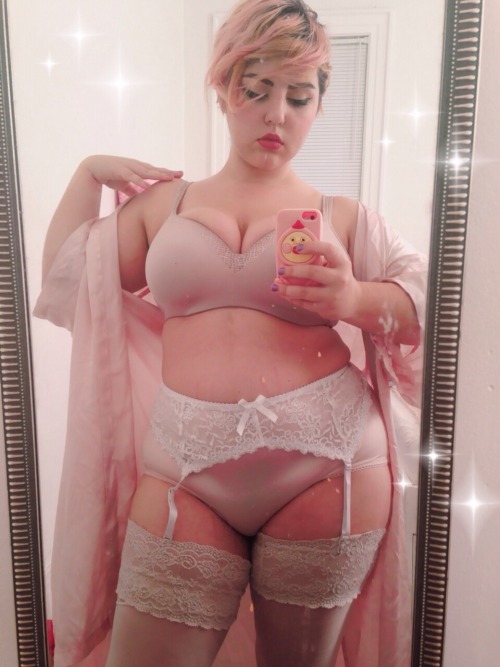 elliebeanz:  this look honk if u agree  adult photos