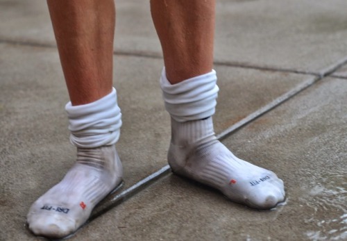 dirtysmellysocks:http://dirtysmellysocks.tumblr.com/