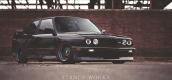 hakunamiata:  function-over-form:  Unf loving the pink/blue for some reason.  Jsutai’s BMW E30 M3 by Stanceworks  so, so well-done. I’ve mostly outgrown the slammed thing, but this is just too well-done. bravo.