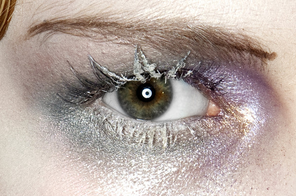 vlada-sasha-natasha:  John Galliano Makeup fw 09