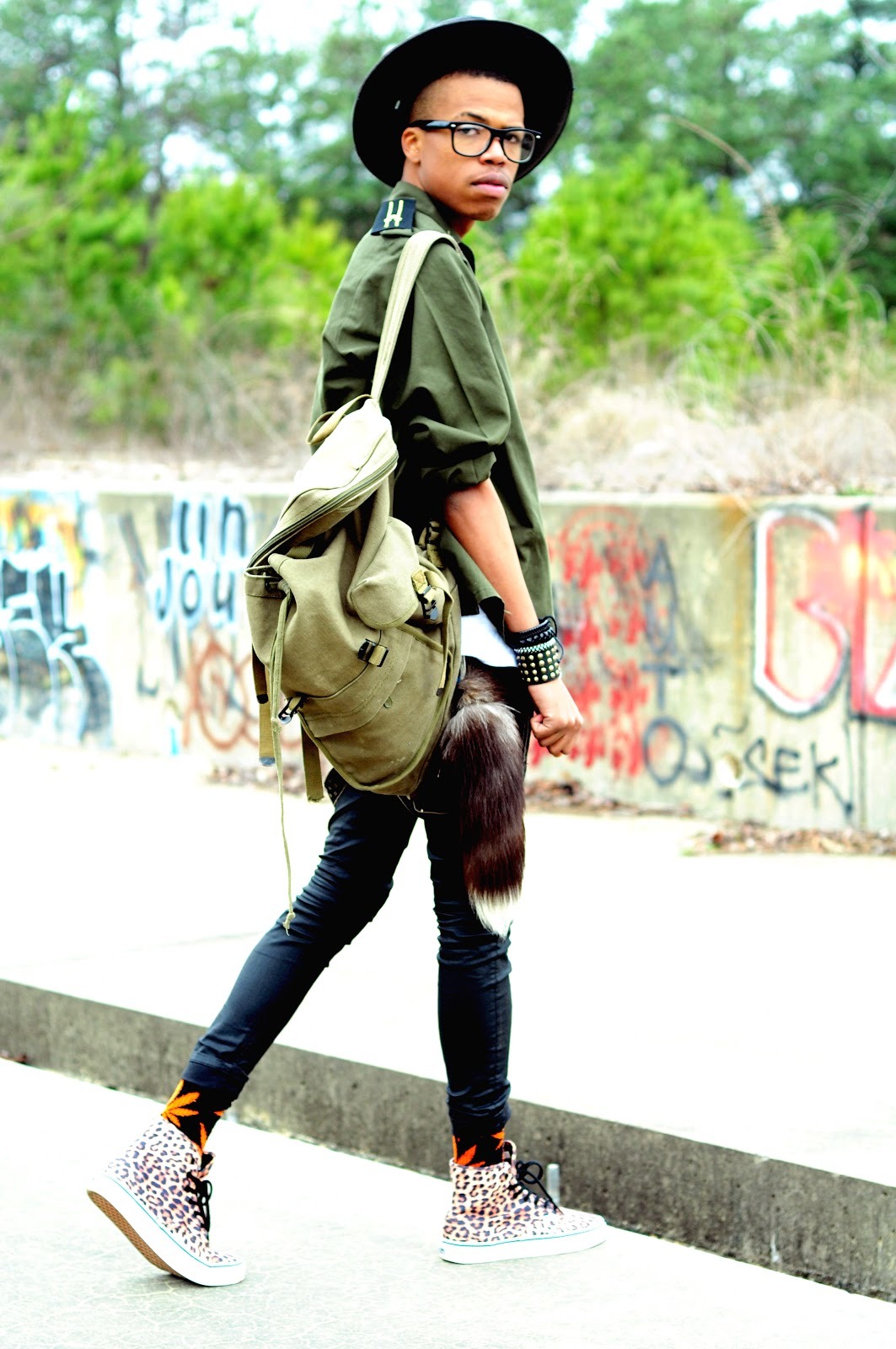 blackfashion:  http://griztriz.blogspot.com 