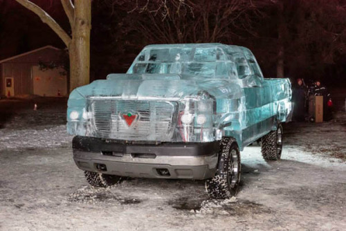 transientday:  jabberjack:  moonjellybeans:  bobbycaputo:  Fully Functional and Driveable Truck Made of Ice A Canadian ice sculpture company called Iceculture took on an incredible challenge recently. The result is pretty much unbelievable. Canadian