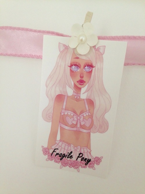 fragilepony:  hime-no-yousei:  From Fragile Pony (18+ link)  Card artwork by nich0lael ❤️ 