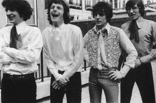 osseteniveis: _Pink Floyd; England/Inglaterra; London/Londres; Marylebone; Manchester Square; EMI House; April 1st 1967/1º de abril de 1967. _Photo/Foto: Dezo Hoffmann. 