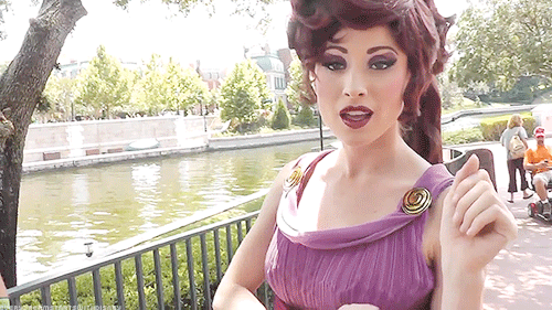 slbtumblng:  disneyineveryway:  Megara meeting in Epcot, video by Disney LifeStyler [x]    < |D