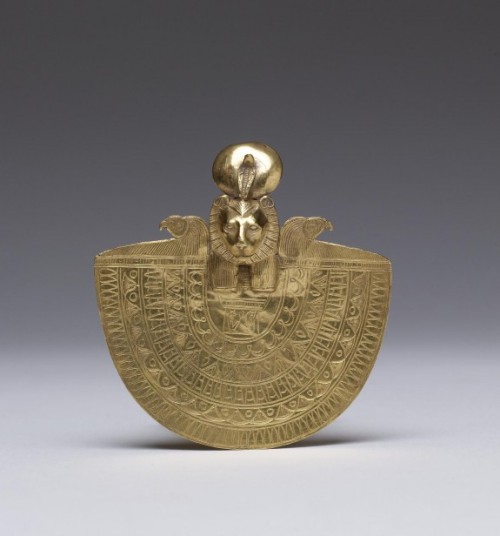 ancientpeoples:Aegis with the Head of SekhmetEgypt, ca. 945-715 BCE (Third Intermediate Period, 22nd