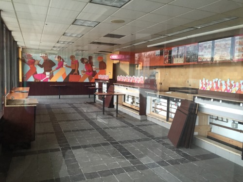 Abandoned Dunkin Donuts plaza