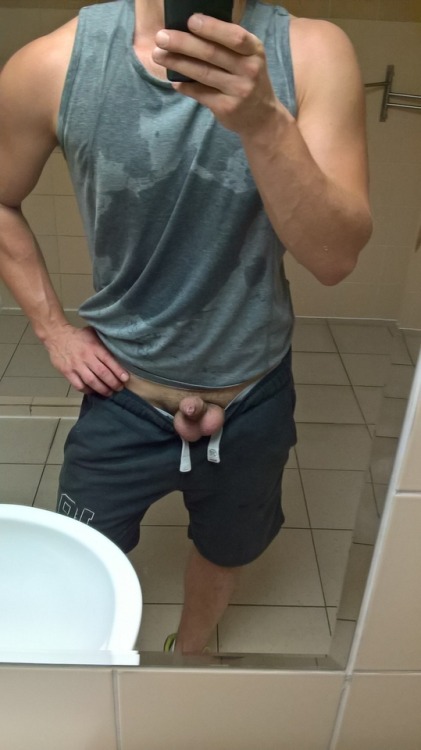 nubhub77:  gorgeous-hunk86: luckytohaveasmallcock:  Beautiful man with a gorgeous cock!   Gorgeous small cock shown off. Small and proud.   Love 💕 
