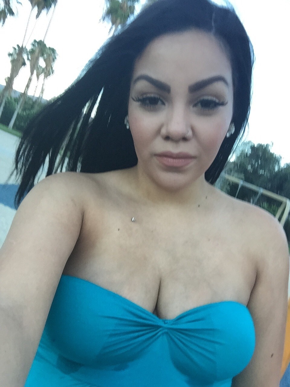 barbaroxx:  Aqui tenemos esta putita pa comenzar el dia suavecito jajaja