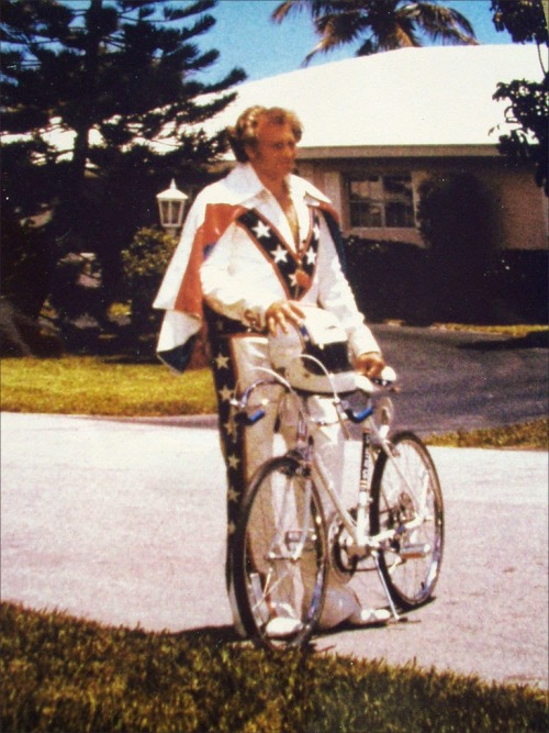zgrade:Evel and his bike.