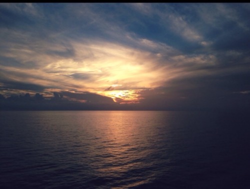 confessingsecr-ts:  That one morning I woke up on the disney cruise. ♡