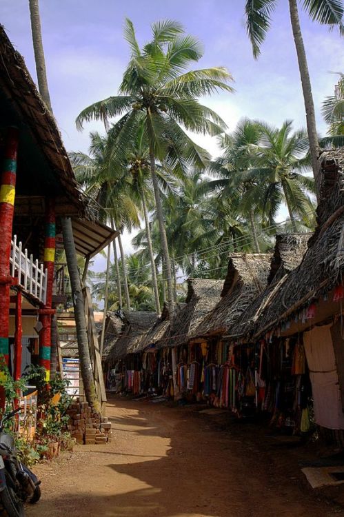  A street in Varkala Beach, Thiruvananthapuram, Kerala, India. 