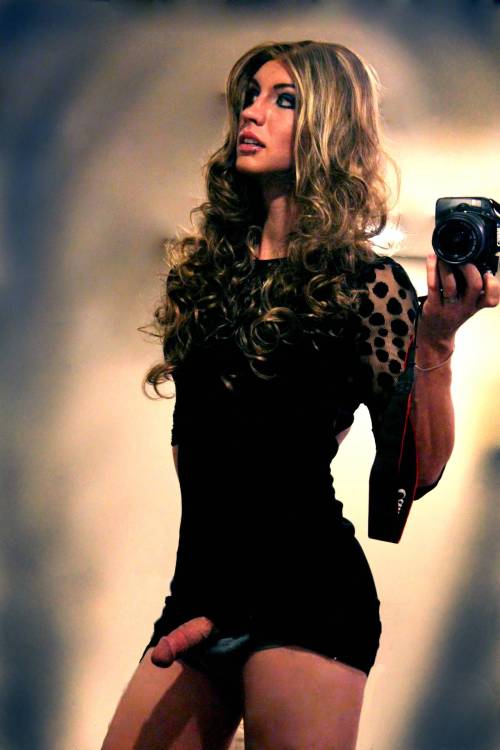 dayhack20:  katiesissygirl:  My goddess  Wife material!!!