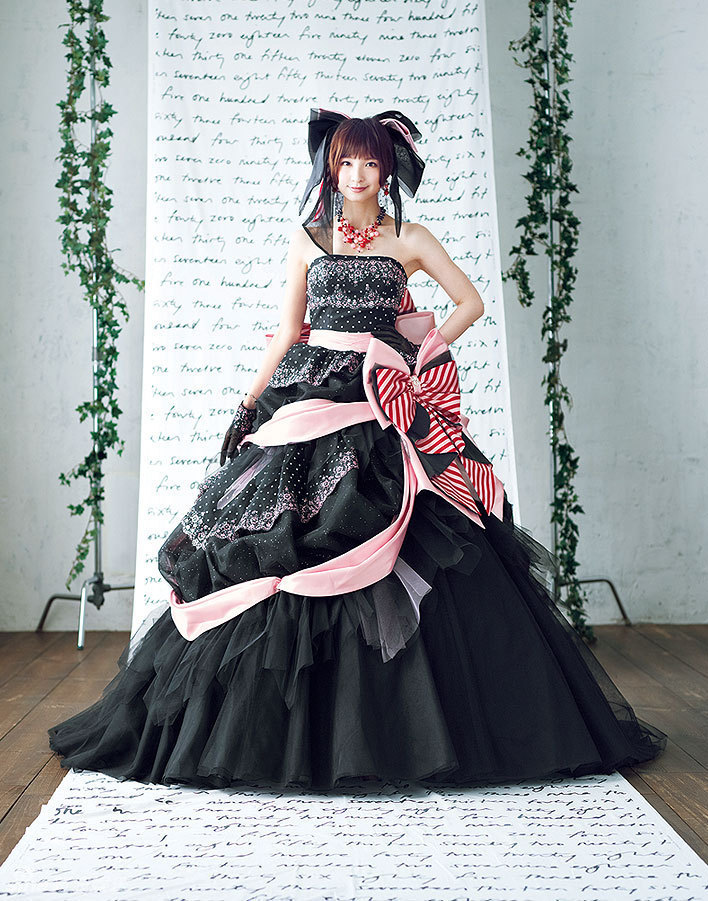 hkctvdramas:  Shinoda Mariko in LOVE MARY Dresses | Part 1 | Part 2 |   Mariko