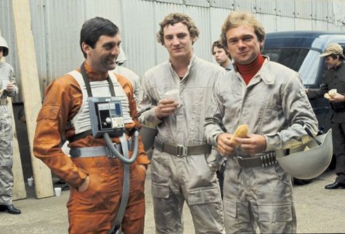 jady2007:  gameraboy:  Filming the medal scene in the throne room for Star Wars  https://www.facebook.com/itsmarkhamill 