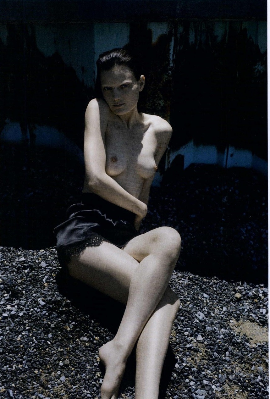 analghesic:  Guinevere van Seenus by Cedric Buchet for 10 Magazine, Fall 2010
