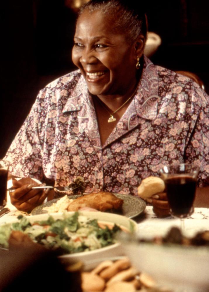 whysoserioustho:  90skindofworld:  Soul Food (1997)  She looks like my nana ! soul