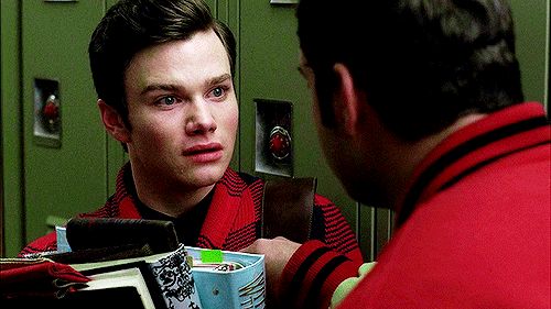 itsjustbroshelpingbros:  WHY WOULD BLAINE DATE ANYONE WOULD SCARE KURT LIKE THIS 