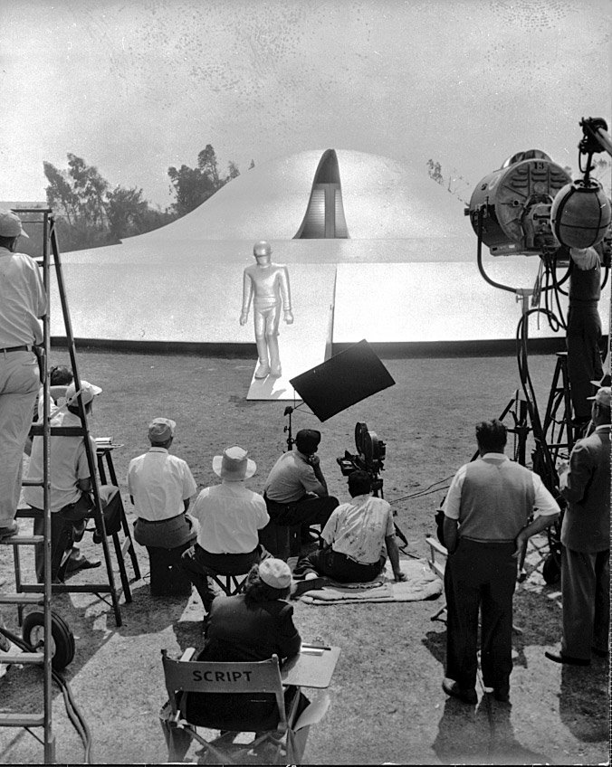 indypendent-thinking:
“ Filming “The Day the Earth Stood Still” ”