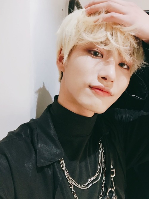 ateezdata: ATEEZOfficial: [#SEONGHWA] Hair-down Seonghwa ❤️ #ATEEZ #에이티즈 Translation: Joo @ ATEEZ Da