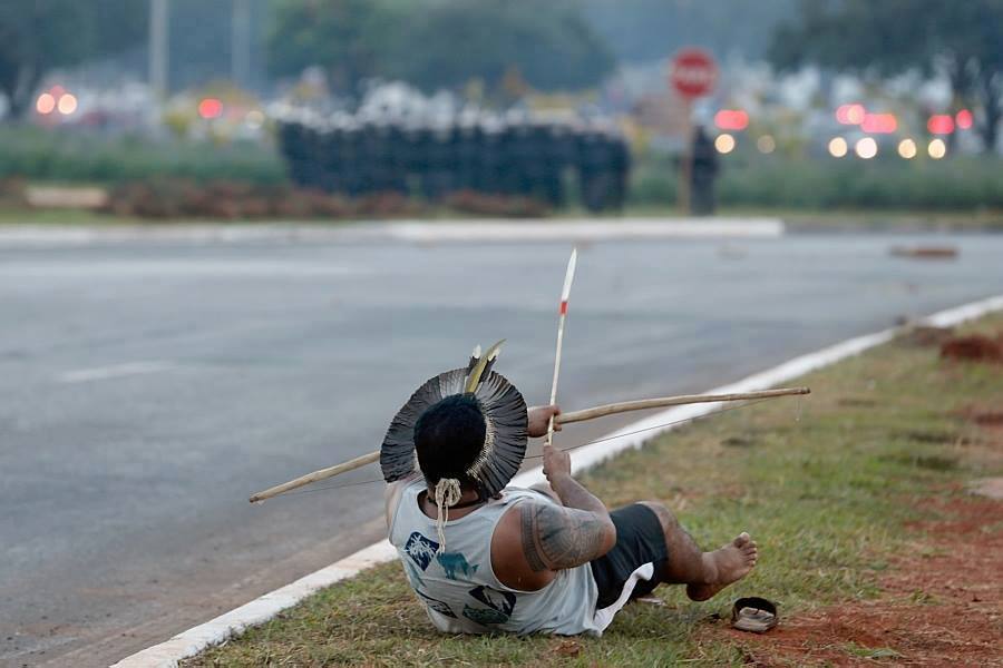 dandycapp:  27/5/14 ‪‎Brasilia‬ ‪#‎Brazil‬ - Clashes between indigenous