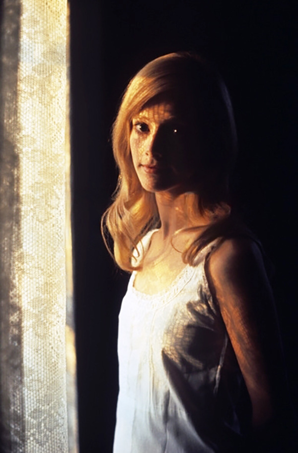 Sondra Locke photographed photographed by Bob Willoughby, 1967.